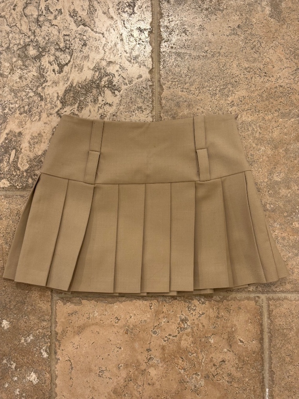 La Vie Pleated Mini Skirt | Khaki | Size XS